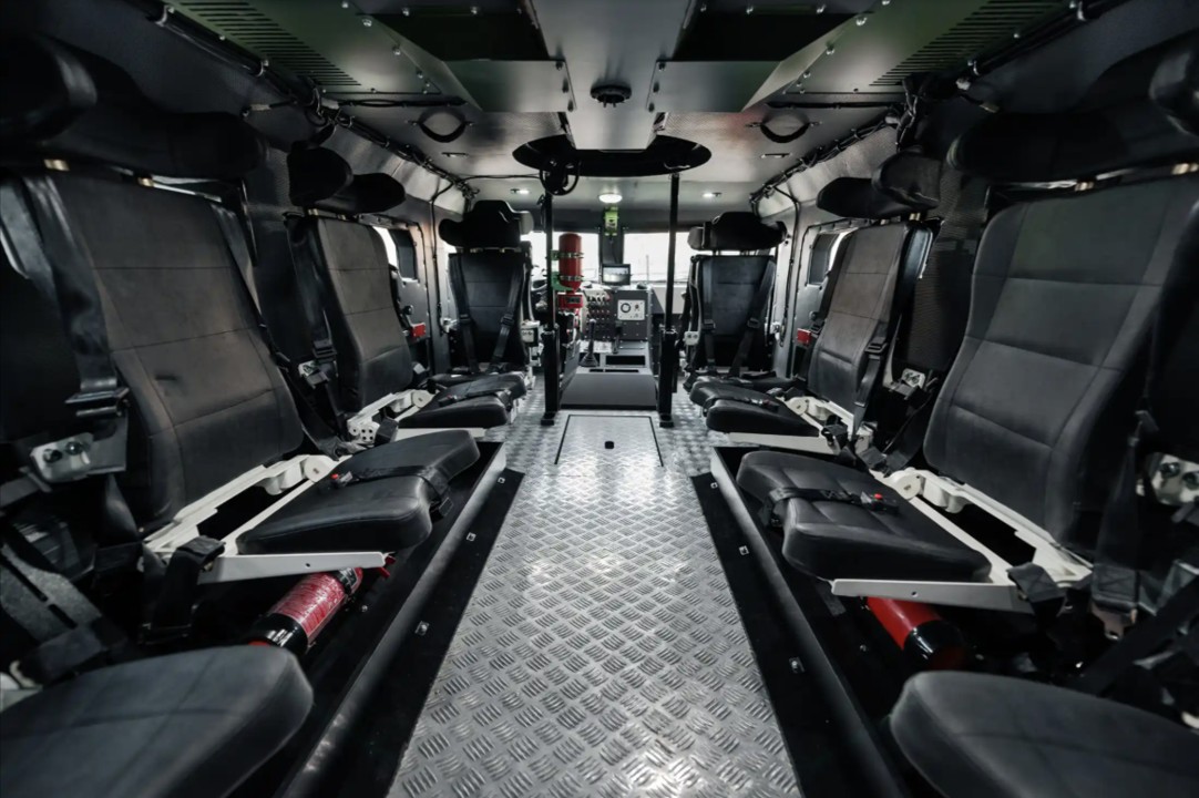 Varta Ukrainian 4x4 APC (E)